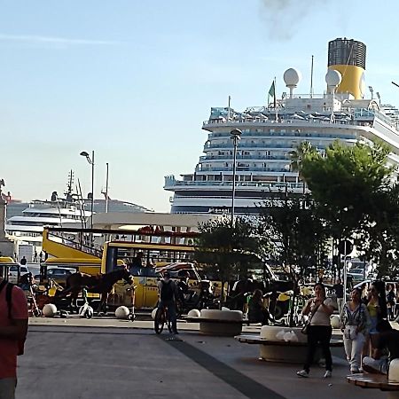 Central Apartment A Due Passi Dal Porto Palermo Luaran gambar