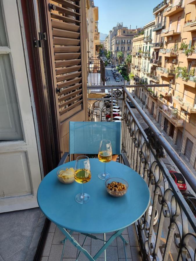 Central Apartment A Due Passi Dal Porto Palermo Luaran gambar