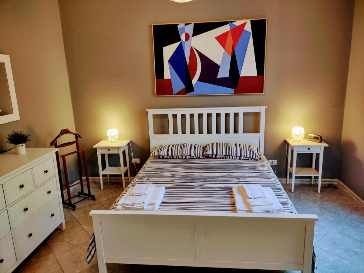 Central Apartment A Due Passi Dal Porto Palermo Luaran gambar