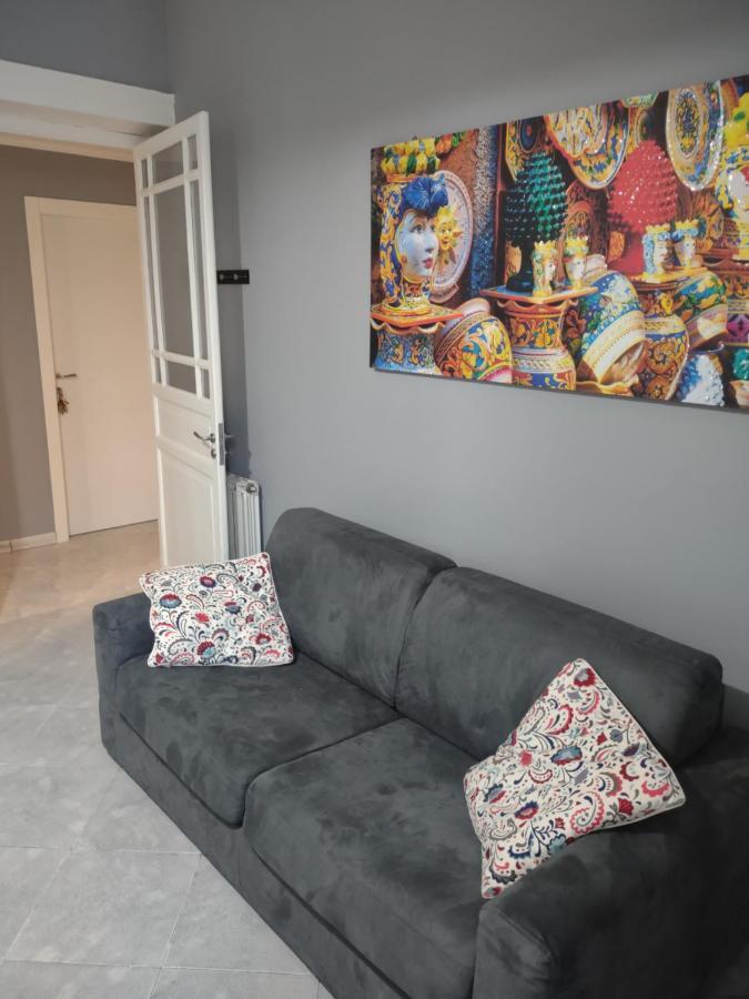 Central Apartment A Due Passi Dal Porto Palermo Luaran gambar