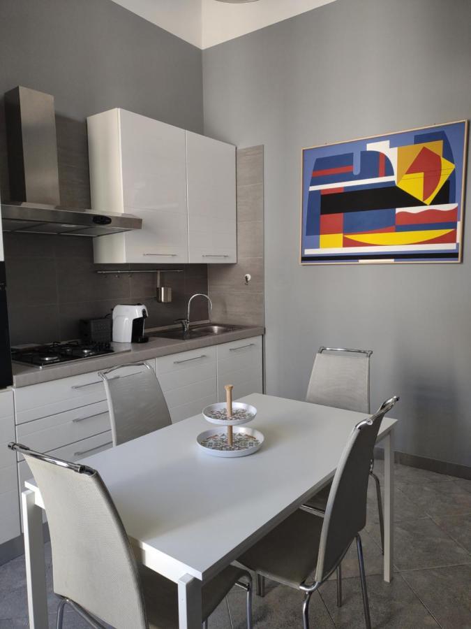 Central Apartment A Due Passi Dal Porto Palermo Luaran gambar