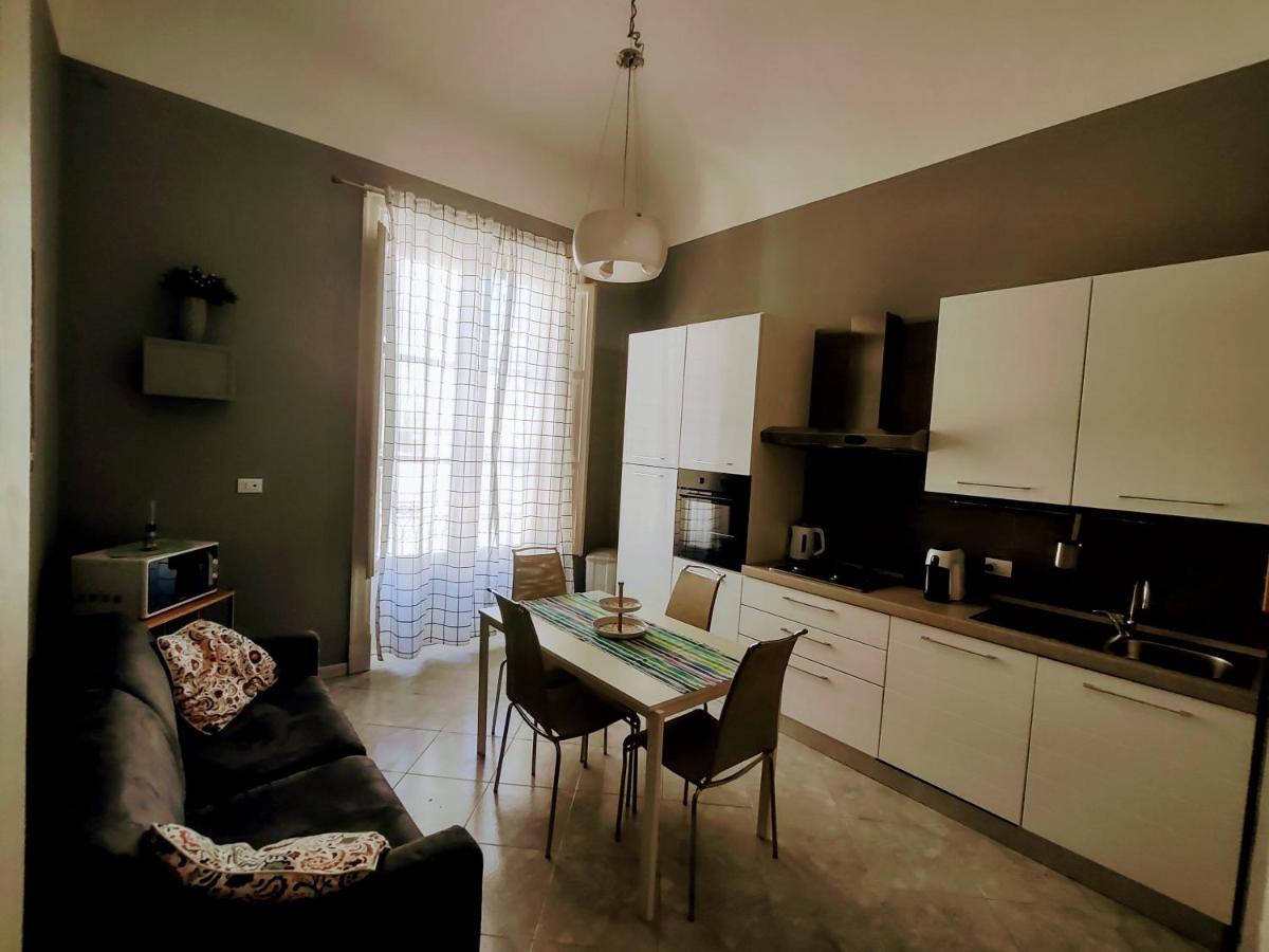 Central Apartment A Due Passi Dal Porto Palermo Luaran gambar